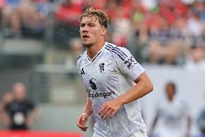 意天空：霍伊伦与AC米兰会谈后正权衡个人选择，曼联要价4000万镑